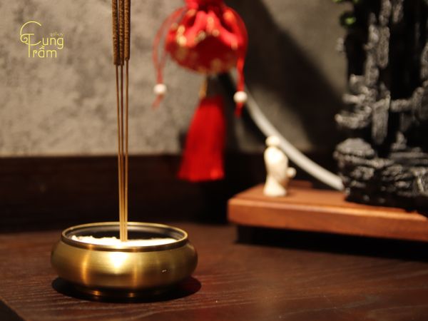 Ý nghĩa văn hóa và tín ngưỡng khi thắp hương buổi tối