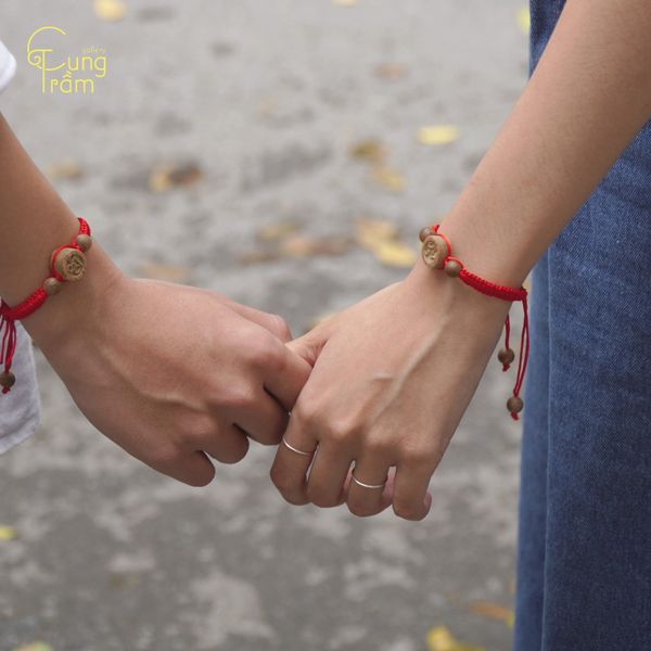 Vòng tay gỗ trầm hương cho cặp đôi