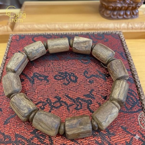 Vòng trầm banh/rừng