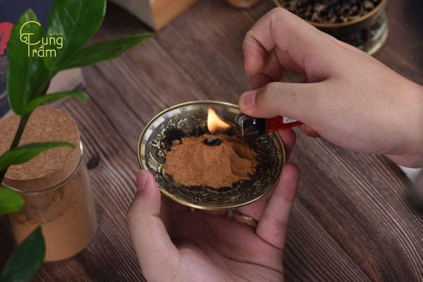 Xông nhà bằng quế