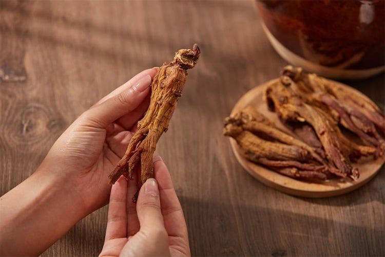Cả nước Hồng Sâm và viên Hồng Sâm đều được chiết xuất từ Hồng Sâm 6 năm tuổi