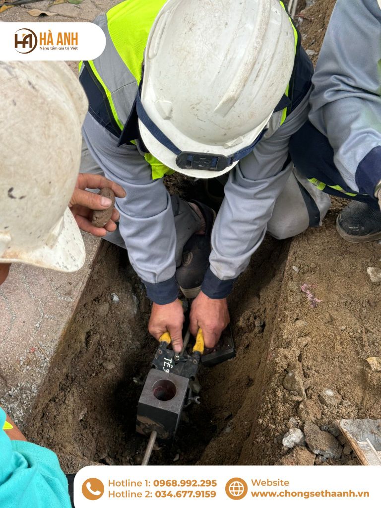 Hàn hóa nhiệt kết nối dây thoát sét với cọc tiếp địa đảm bảo dẫn điện an toàn lâu dài