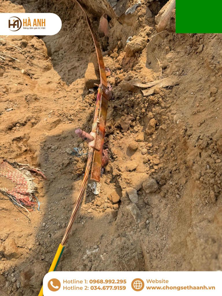 Hàn hóa nhiệt cọc tiếp địa với dây thoát sét dẹt bảng đồng 25x3 cho công trình ngân hàng