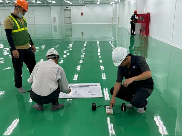 Thi công hệ sơn epoxy chống tĩnh điện KeraCOTE EC100 tại nhà máy điện tử