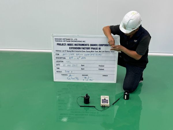kiểm tra điện trở sàn epoxy chống tĩnh điện đạt chuẩn IEC 61340