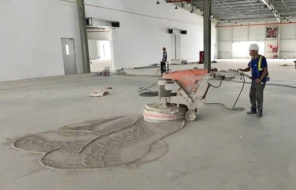 Mài nền bê tông trước khi thi công sơn epoxy