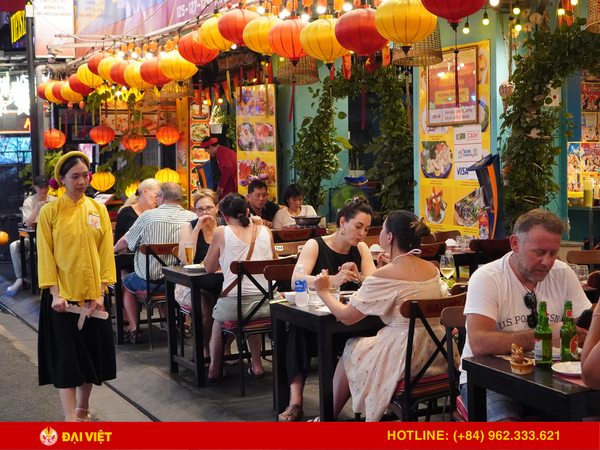 Nhà hàng Đại Việt - trung tâm thành phố - chỉ cách chợ Bến Thành 5 phút đi bộ