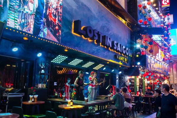 There are many bars-pud on Bui Vien street