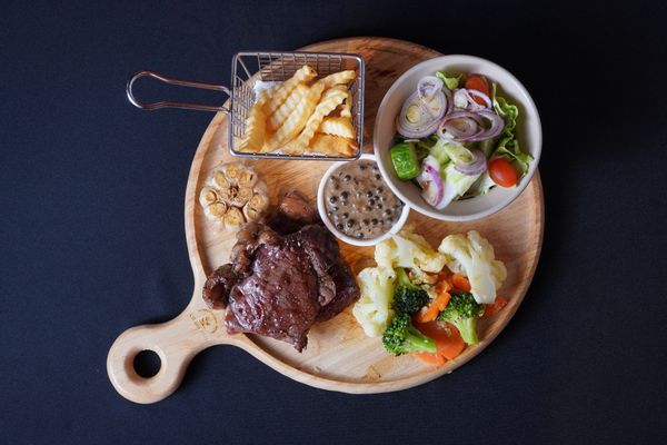 The menu is diverse, with many attractive dishes.