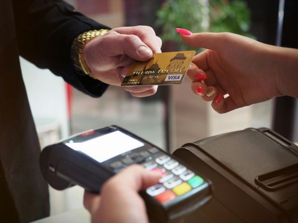 Various payment methods are available, and VAT invoices can be issued upon request.