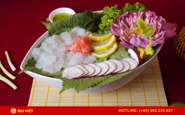 Nhà hàng có rất nhiều món ngon lại trang trí đẹp mắt, khách đến đây vừa có thể ăn ngon vừa có ảnh chec-kin cực xịn mang về