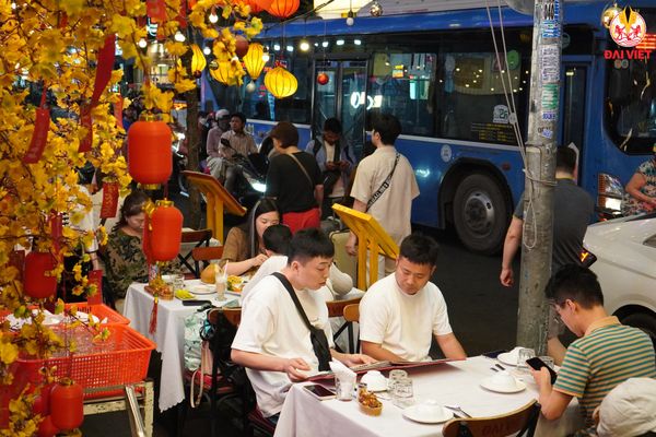 Nhà hàng nằm ngay trục đường trung tâm thành phố