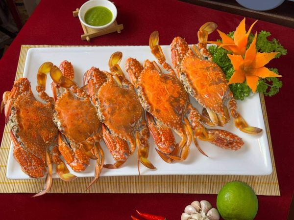 Nhà hàng có đa dạng món ngon phục vụ đa dạng phân khúc khách hàng