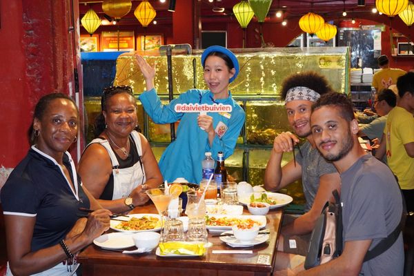 Đến ngay nhà hàng Sen Đại Việt, trải nghiệm hải sản tươi sống ngay giữa lòng Sài Gòn