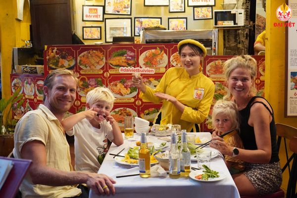 Menu nhà hàng phù hợp với cả người lớn và trẻ em