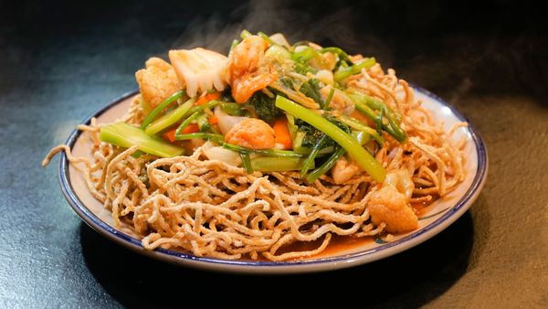 Mì xào giòn hải sản