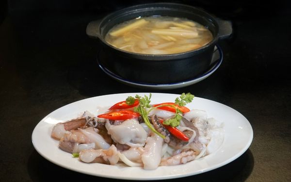 Bạch tuộc nhúng giấm tại Nông Thôn Đại Việt