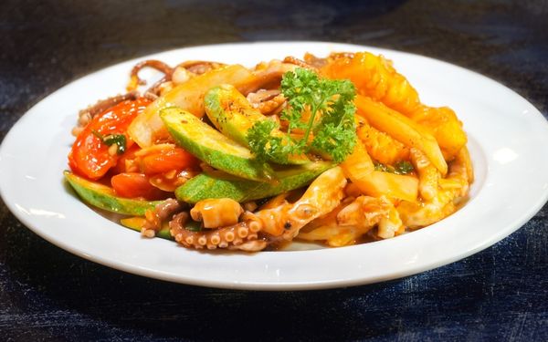 Bạch tuộc xào sa tế tại Nông Thôn Đại Việt