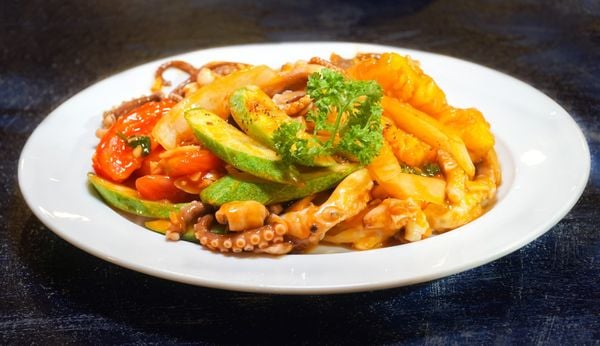 Bạch tuộc xào dưa thơm