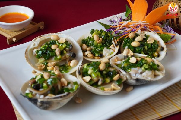 Dai Viet restaurant, with its diverse menu, is a great choice for both Vietnamese and Western customers