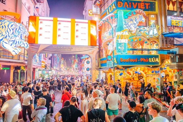 Bui Vien Walking Street at night