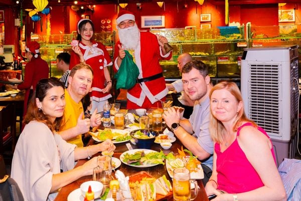 Please visit Sen Dai Viet to enjoy delicious food in the heart of District 1