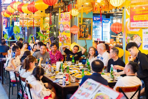 Có hỗ trợ đặt bàn nhà hàng