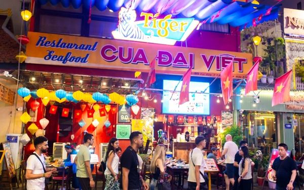 Cua Đại Việt đưa ẩm thực Việt đến với bạn bè thế giới ngay tại Phố Tây Bùi viện