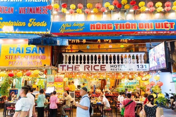 Không gian nhà hàng thiết kế đậm chất Việt - rộng rãi, thoải mái