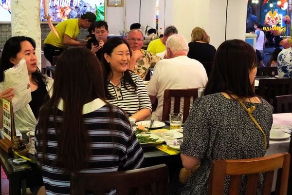 Lua Dai Viet Restaurant - an attractive stop right in the heart of the city
