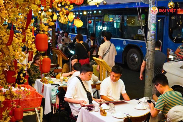 Dai Viet Restaurant - located in the heart of Bui Vien Street, very easy to find