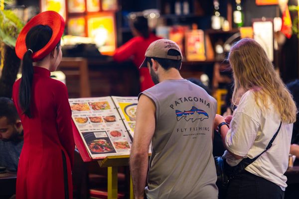 Giá cả được niêm yết rõ ràng tại menu