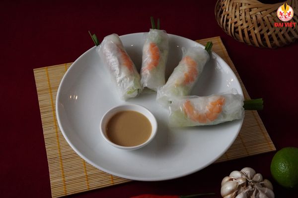 Gỏi cuốn tôm thịt