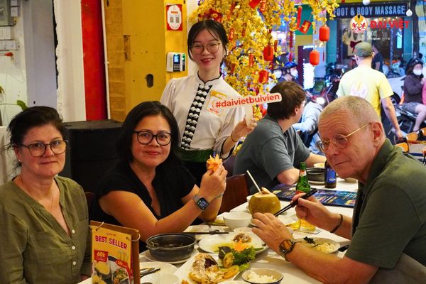 Ngày 8/3 trở thành dịp để cánh đàn ông thể hiện tình yêu với những người phụ nữ thân yêu