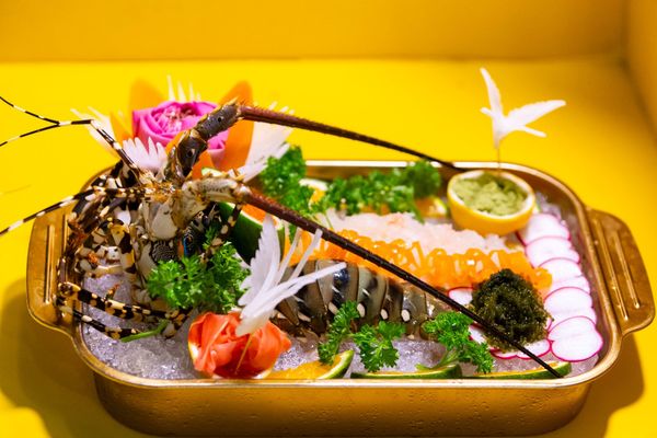 Menu nhà hàng phục vụ được số đông du khách