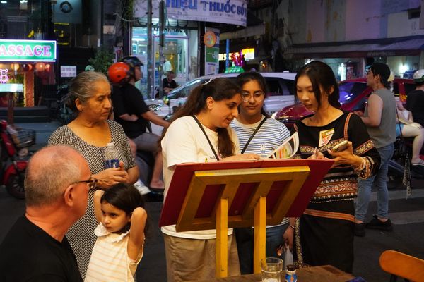 Come to Dai Viet Restaurant to enjoy delicious food in the heart of District 1.