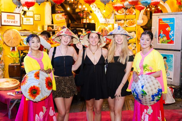 nhà hàng đại việt