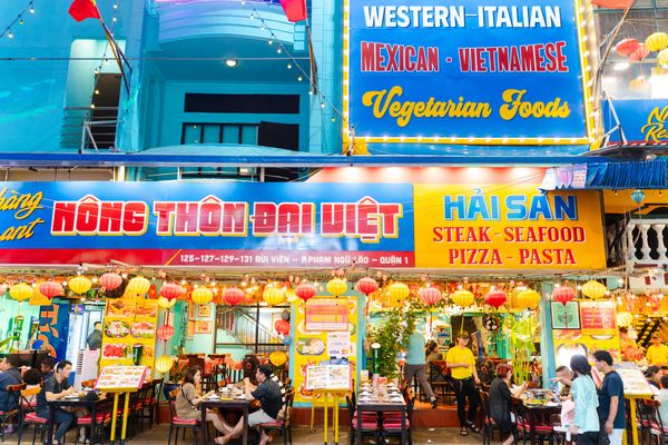 không gian nhà hàng mang đậm chất Việt