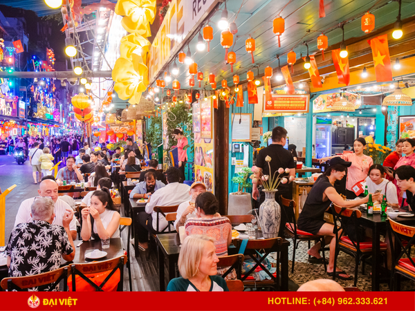 Dai Viet Restaurant - specializing in fresh seafood - is open 24/7