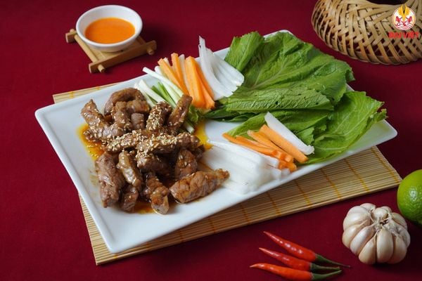 Món Việt tại nhà hàng Đại Việt