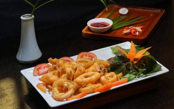 Mực ống chiên giòn tại Lúa Đại Việt