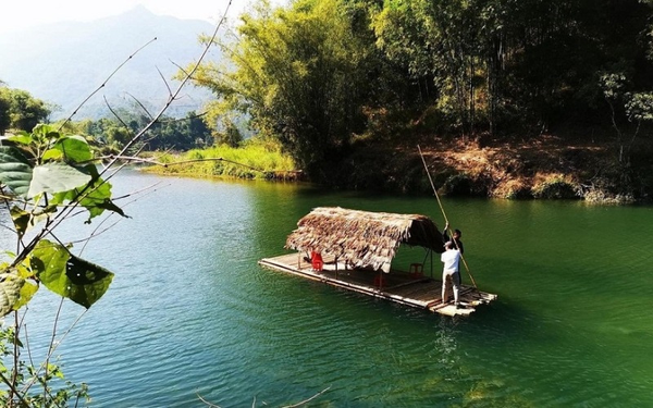 Boat Trip on the Ma River – A Unique Perspective