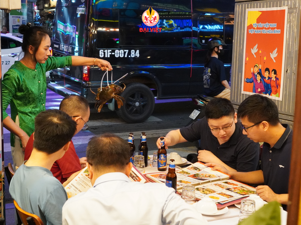 Dai Viet Restaurant - a great place to enjoy delicious food with a view of Bui Vien Street