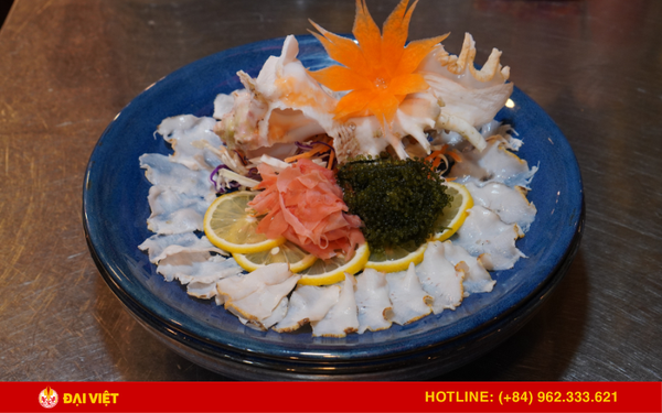 The food here is incredibly diverse and served 24/7