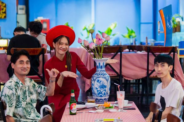 Không khí tại nhà hàng vui vẻ, thoải mái