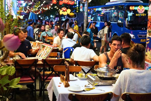 Du khách có xu hướng chọn nhà hàng trung tâm thành phố để di chuyển dễ dàng