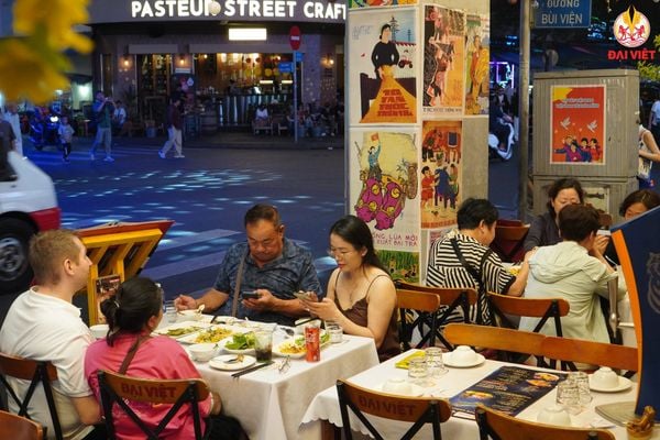 Nhà hàng nằm ngay phố Tây Bùi Viện