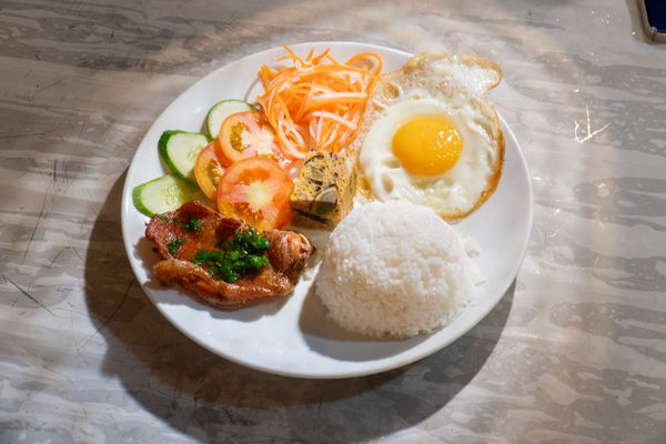 Món Việt tại nhà hàng đa dạng