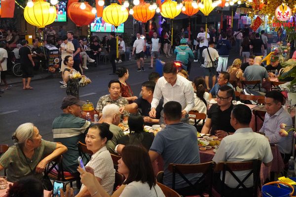 Nhà hàng Đại Việt - vị trí trung tâm - thuận tiện di chuyển