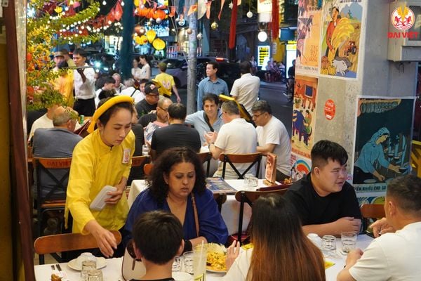 Nhân viên phục vụ nhanh chóng